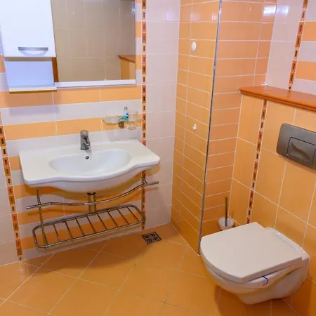 아파트 за гости затворен комплекс емералд 라브다