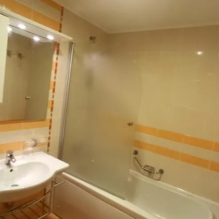 за гости затворен комплекс емералд * 라브다