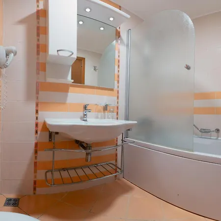 за гости затворен комплекс емералд 아파트