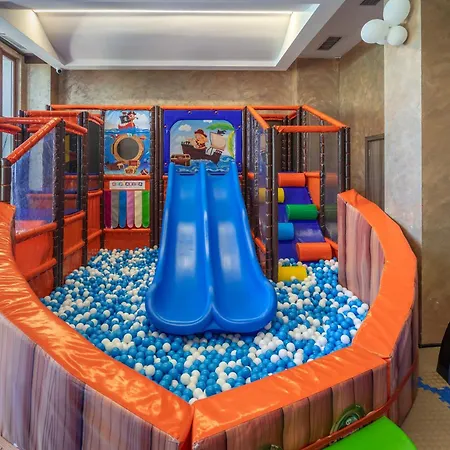 아파트 за гости затворен комплекс емералд