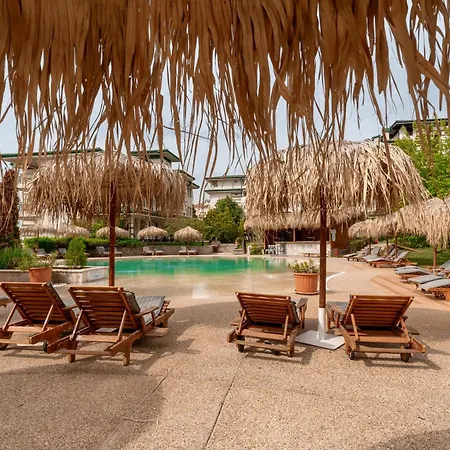 за гости затворен комплекс емералд 라브다