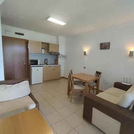 за гости затворен комплекс емералд *