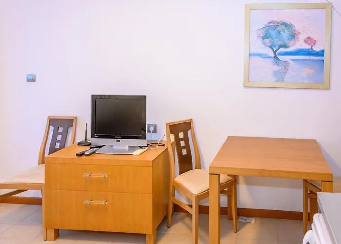 Appartement за гости затворен комплекс емералд Ravda