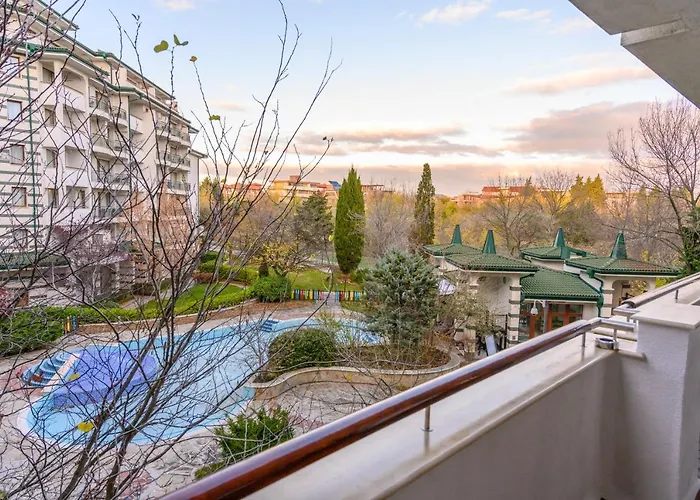 за гости затворен комплекс емералд Appartement