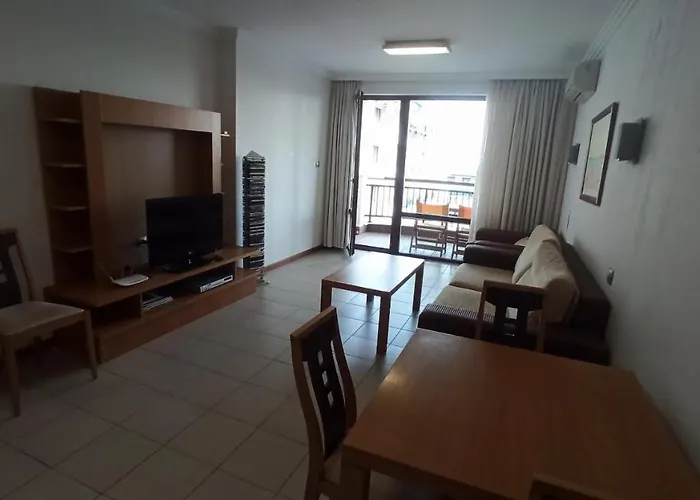 за гости затворен комплекс емералд Appartement