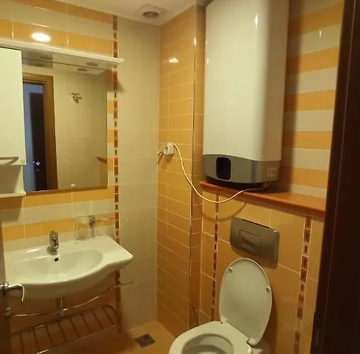 за гости затворен комплекс емералд Appartement Ravda