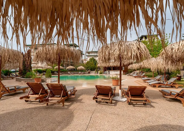 за гости затворен комплекс емералд Ravda