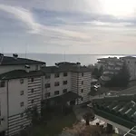 за гости затворен комплекс емералд Ravda