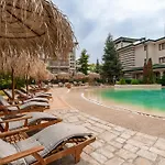 за гости затворен комплекс емералд Apartment *