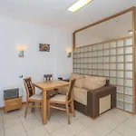 Apartment за гости затворен комплекс емералд *