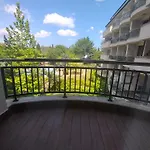 Apartment за гости затворен комплекс емералд