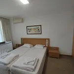 за гости затворен комплекс емералд Apartment Ravda