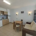 Apartment за гости затворен комплекс емералд Ravda