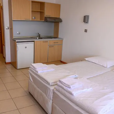 Appartement за гости затворен комплекс емералд Ravda