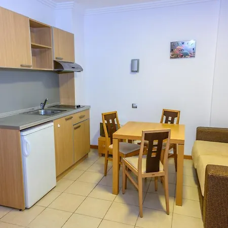 Apartment за гости затворен комплекс емералд Rawda