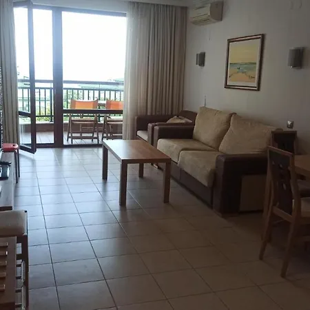 за гости затворен комплекс емералд Apartment Rawda