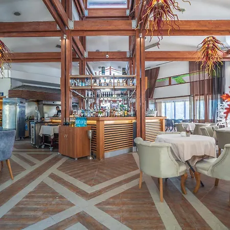 Apartment за гости затворен комплекс емералд *