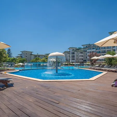 за гости затворен комплекс емералд Appartement