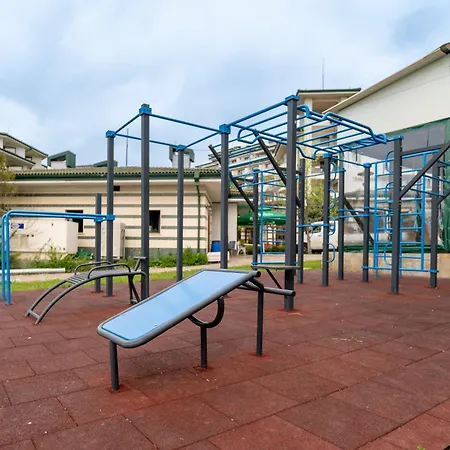 за гости затворен комплекс емералд Apartment Rawda