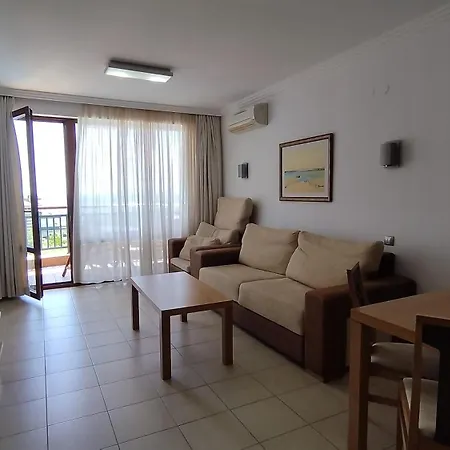 за гости затворен комплекс емералд Appartement