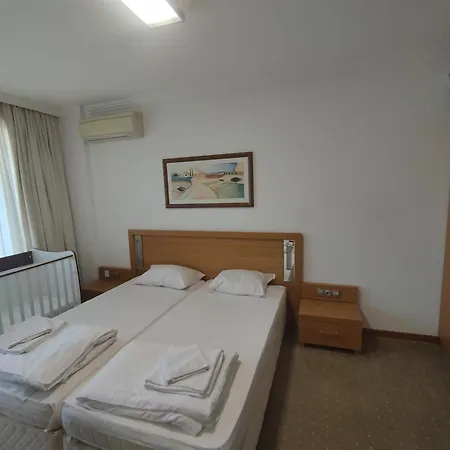 за гости затворен комплекс емералд Appartement Ravda