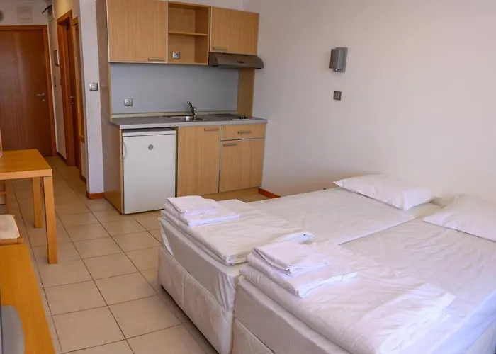 Apartamento за гости затворен комплекс емералд Ravda