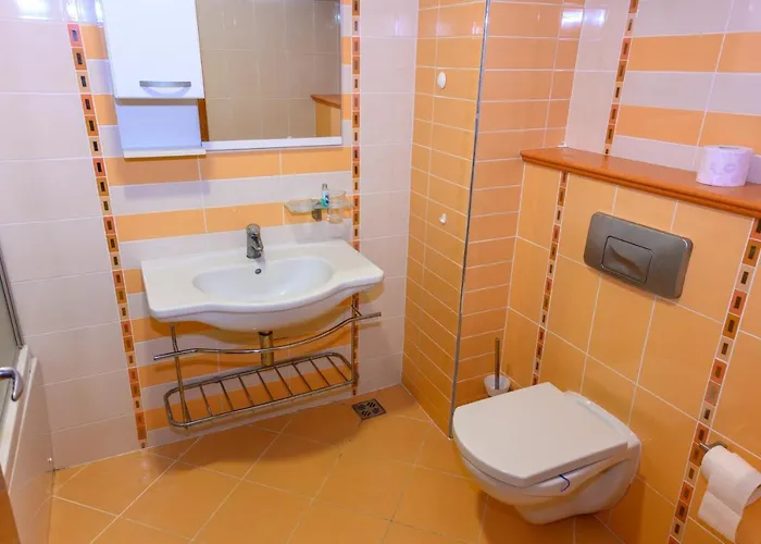 Apartamento за гости затворен комплекс емералд Ravda