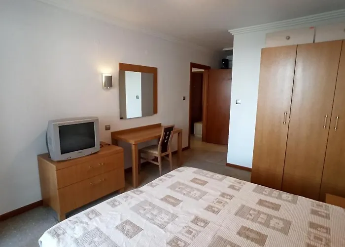 за гости затворен комплекс емералд Apartamento *