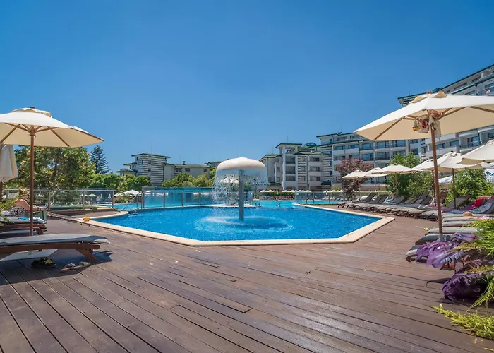 за гости затворен комплекс емералд Apartamento