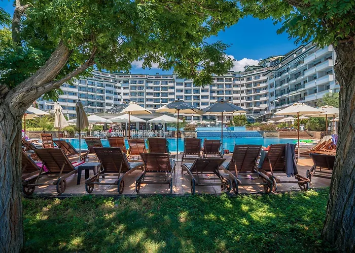 за гости затворен комплекс емералд Apartamento *