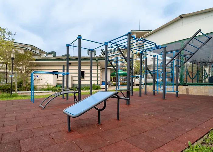 за гости затворен комплекс емералд Apartamento Ravda